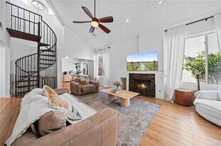 73 Calle Sol in San Clemente, CA - Building Photo