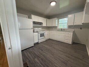 2810 Cecil Ave in Knoxville, TN - Building Photo - Building Photo