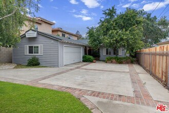 23109 Mariano St in Los Angeles, CA - Foto de edificio - Building Photo