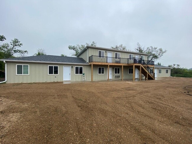 SunHill in Bryant, SD - Foto de edificio - Building Photo