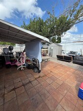 825 E 9th Ln in Hialeah, FL - Building Photo - Building Photo