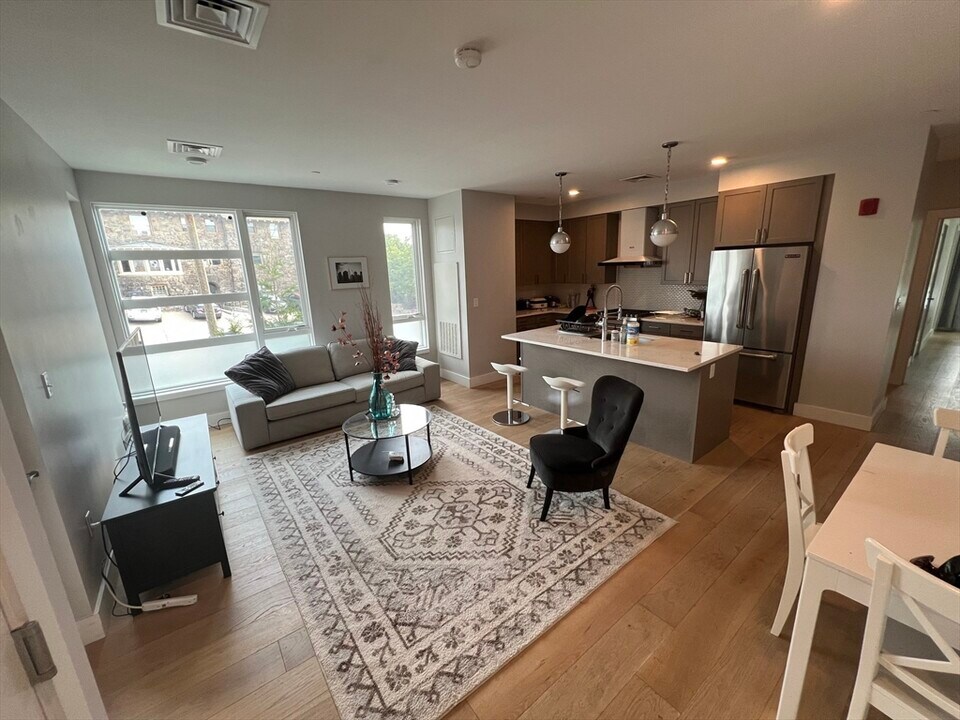 1650 Commonwealth Ave in Boston, MA - Building Photo