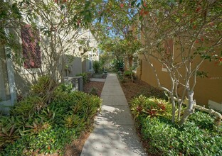 6741 Breezy Palm Dr in Riverview, FL - Foto de edificio - Building Photo
