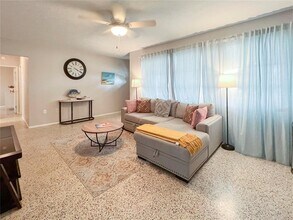 1649 Livingstone St in Sarasota, FL - Building Photo - Building Photo