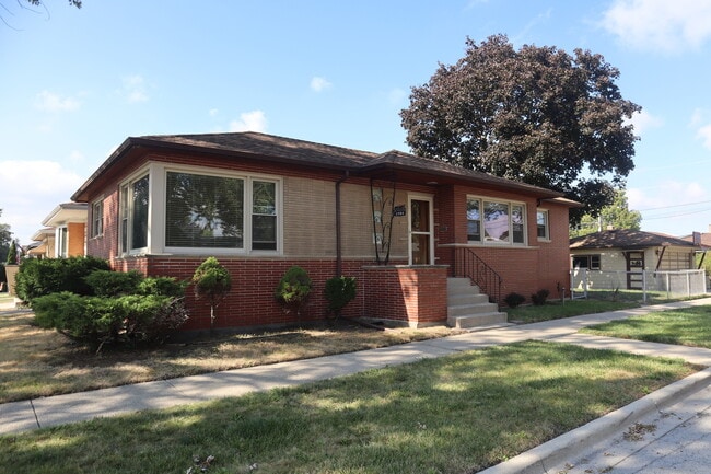 property at 2900 W 101st Pl