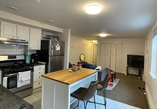 159 Auburn St, Unit 1 in Cambridge, MA - Foto de edificio - Building Photo