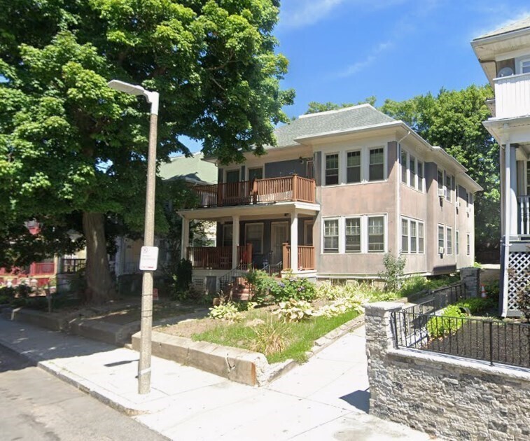 136 Homestead St in Boston, MA - Building Photo