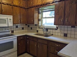 1204 Lisa Ln in Burkburnett, TX - Building Photo - Building Photo