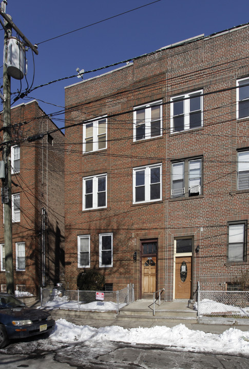 242 Clendenny Ave in Jersey City, NJ - Building Photo