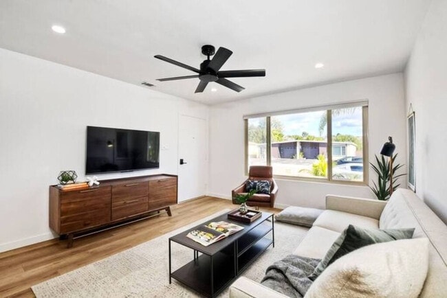 266 Gloxina St in Encinitas, CA - Building Photo - Building Photo