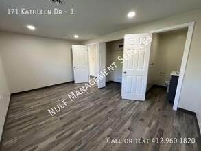 171 Kathleen Dr in New Brighton, PA - Building Photo - Building Photo