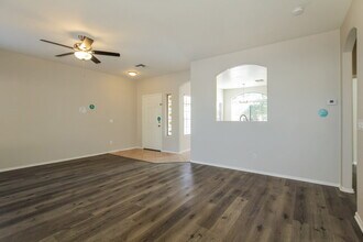 13006 W Aster Dr in El Mirage, AZ - Building Photo - Building Photo