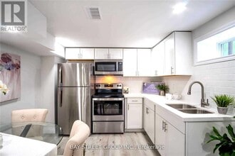 351 E 27th St in Hamilton, ON - Building Photo - Building Photo