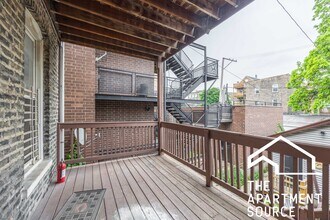 1333 W Walton St, Unit 2r in Chicago, IL - Building Photo - Building Photo