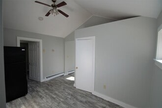 30 Coburn St in Salem, NH - Building Photo - Building Photo