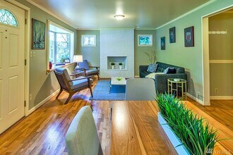 1107 NE 155th St in Shoreline, WA - Building Photo - Building Photo