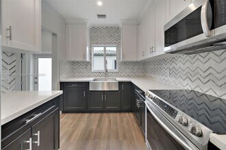 3925 SW 5th Terrace in Coral Gables, FL - Building Photo - Building Photo