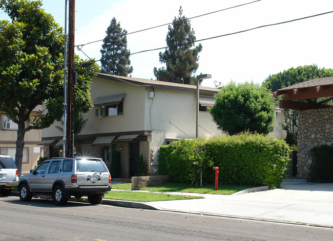 349 S Lemon St in Orange, CA - Foto de edificio - Building Photo