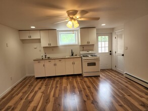 66 Prospect Rd, Unit b in Centerport, NY - Building Photo - Building Photo