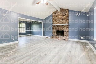 200 Creekwood Dr in Sherwood, AR - Building Photo - Building Photo