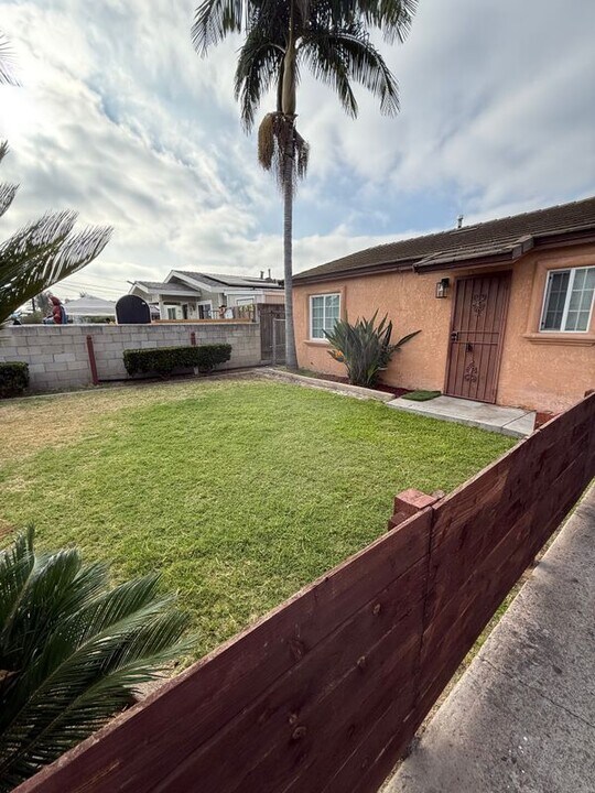 3571 Boston Ave in San Diego, CA - Building Photo