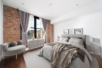 650 Montgomery St in Jersey City, NJ - Building Photo - Building Photo