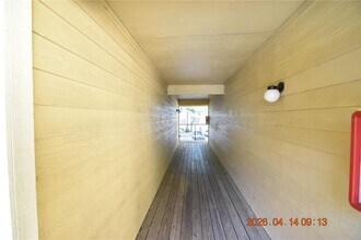 8605 Mallard Reserve Dr in Tampa, FL - Building Photo - Building Photo