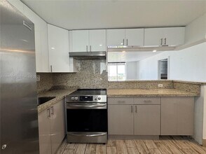 7850 Byron Ave in Miami Beach, FL - Building Photo - Building Photo