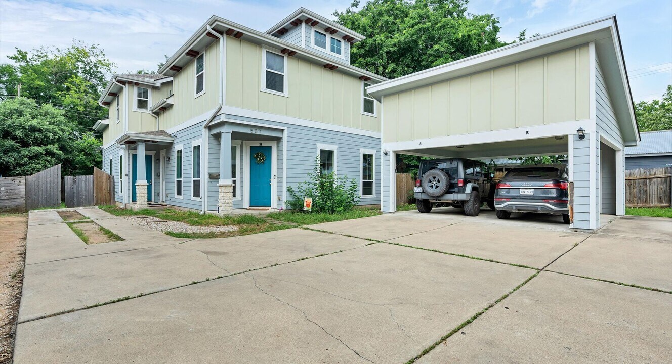 507 W N Loop Blvd in Austin, TX - Building Photo