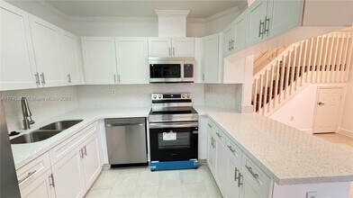 7752 SW 95th St in Miami, FL - Building Photo - Building Photo