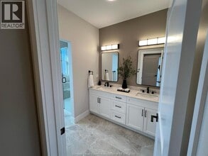 2380 Dominion Blvd in Windsor, ON - Building Photo - Building Photo