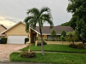 2430 NW 102nd Ter, Unit 2430 in Hollywood, FL - Building Photo