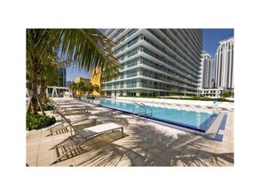 79 SW 12th St, Unit 1082 in Miami, FL - Building Photo - Building Photo