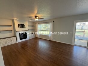 4542 Meadow Valley Dr in West Des Moines, IA - Building Photo - Building Photo