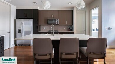 1414 Wood Hollow Dr in Houston, TX - Foto de edificio - Building Photo