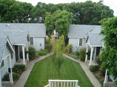 1346 N Fries Ave in Wilmington, CA - Foto de edificio - Building Photo