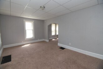 1618 19th Ave in Moline, IL - Building Photo - Building Photo