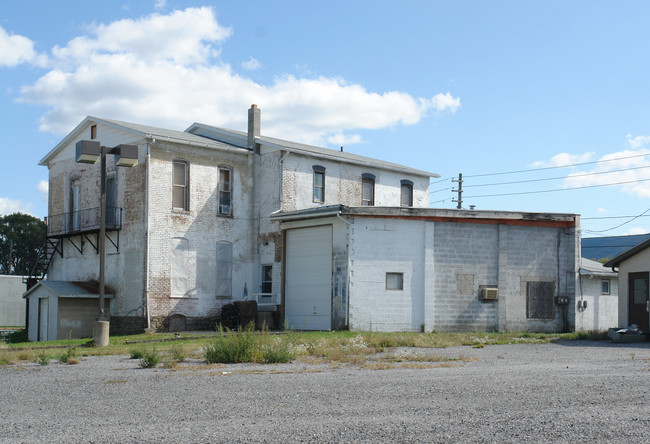 445-447 E 3rd St in Williamsport, PA - Foto de edificio - Building Photo