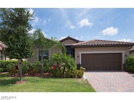 11083 Cherry Laurel Dr in Ft. Myers, FL - Building Photo