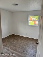 10318 Greentree Ln in Louisville, KY - Building Photo - Building Photo