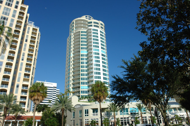 Ovation in St. Petersburg, FL - Building Photo - Building Photo