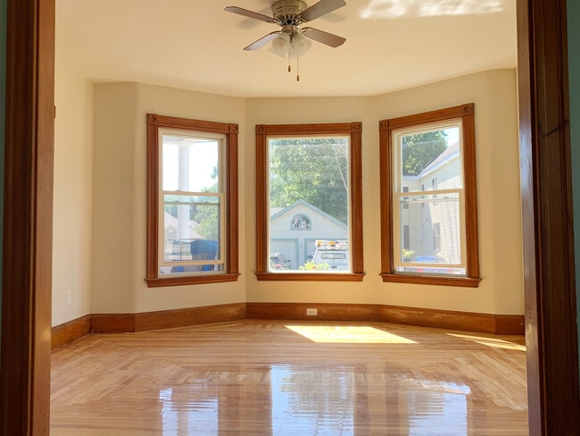 49 Chapel St, Unit Apt 1 in South Portland, ME - Building Photo - Building Photo