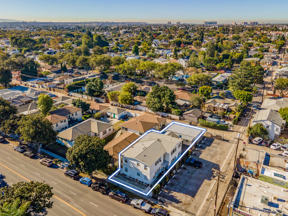 3819 Sawtelle Blvd in Los Angeles, CA - Building Photo