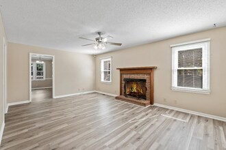111 Rose Ann Ct in Easley, SC - Building Photo - Building Photo