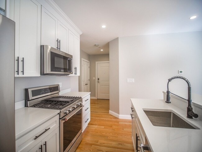 194 Havre St in Boston, MA - Building Photo - Building Photo