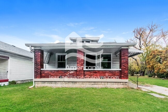 property at 1412 E Bradbury Ave