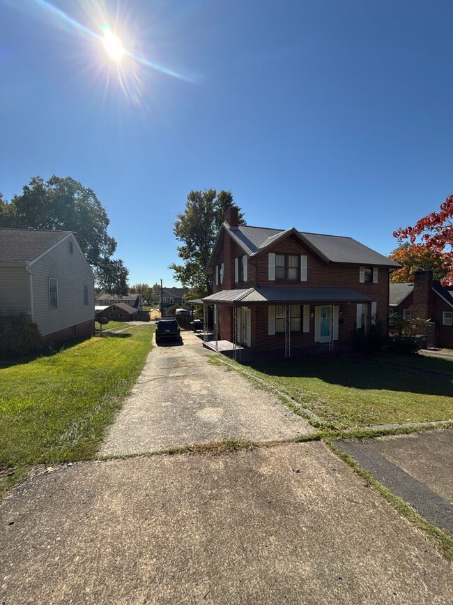 169 W Sevier Ave in Kingsport, TN - Building Photo - Building Photo