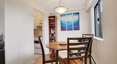 1355 Pendrell St in Vancouver, BC - Building Photo - Building Photo