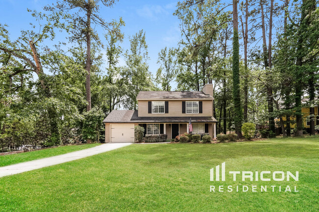 property at 3838 Villa Ln