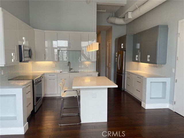 175 S Lake Ave-Unit -419 in Pasadena, CA - Building Photo